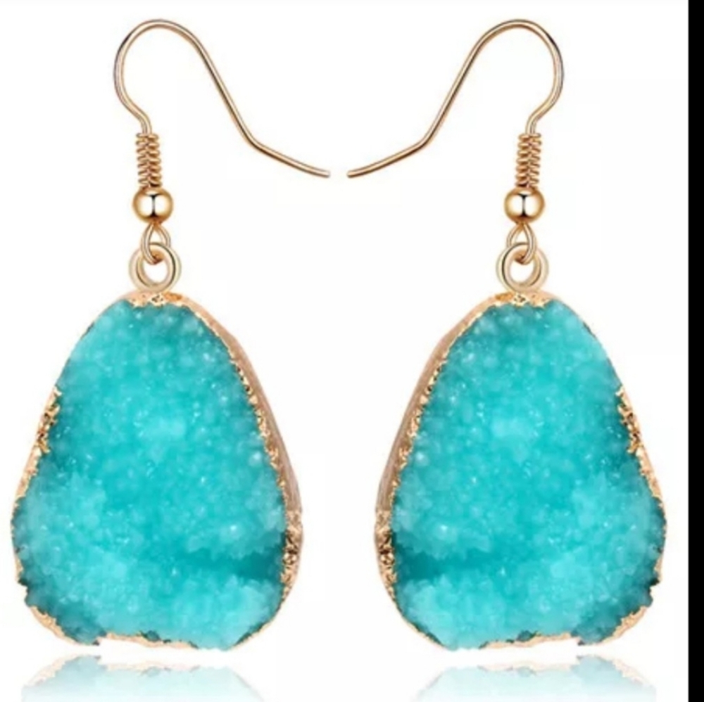 Médium Light Blue Stone Drop Earrings - Picture 2 of 4